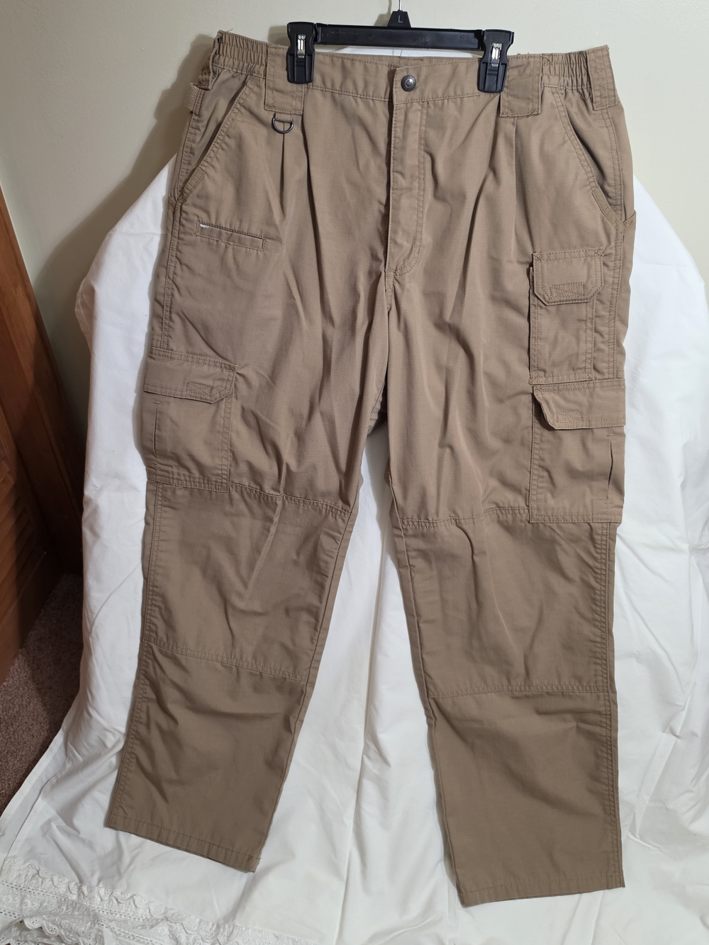 5.11 Tactical Men's Cargo Pants in Khaki 38x32